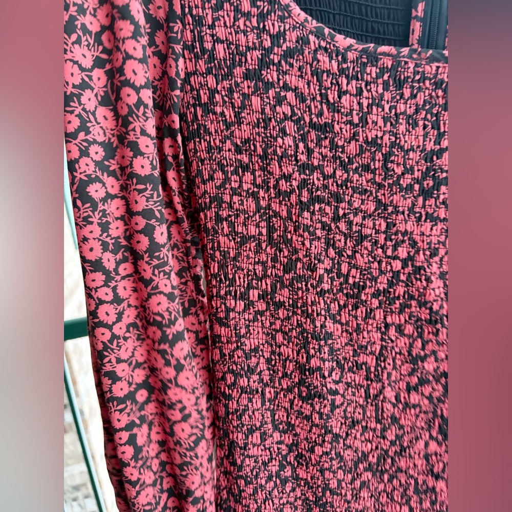 🆕🌹Lost+Wander Black Mauve Floral Smocked Mini Dress Long Sleeve Ruffle Hem SizeM - Picture 11 of 16